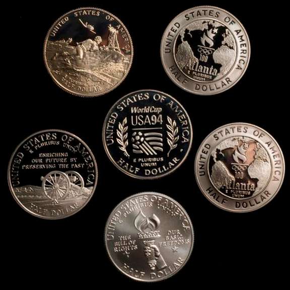 Lot of Modern Comm Half Dollars