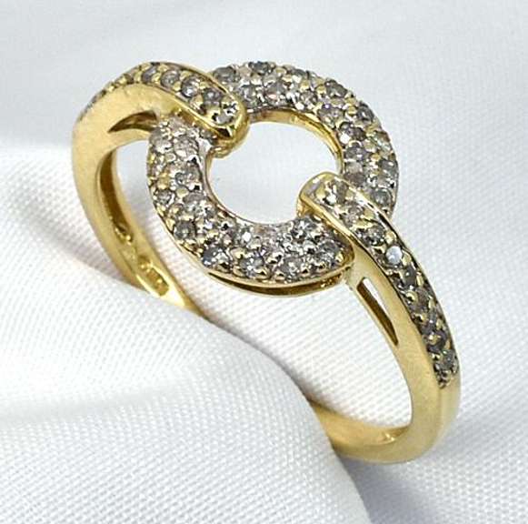 Unusual Circle of Diamonds Ring