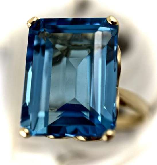 Bold and Fun Blue Topaz 14K Ring
