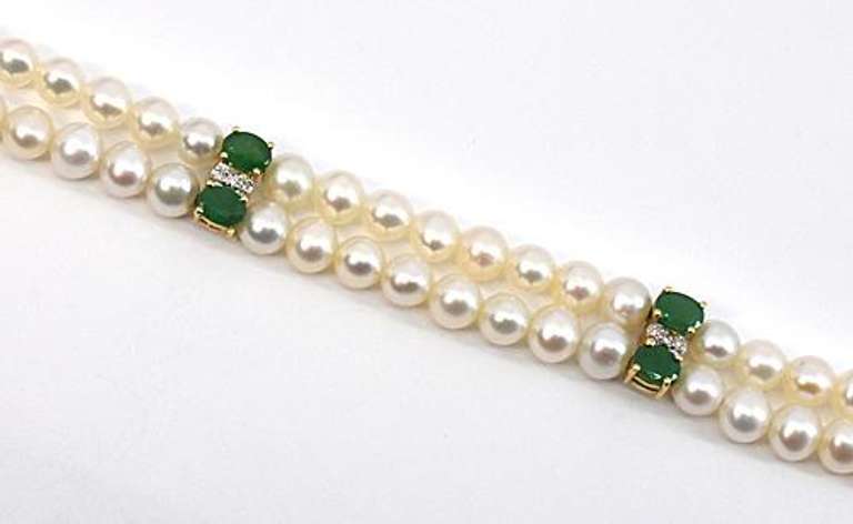 Stylish Pearl and Emerald Bracelet