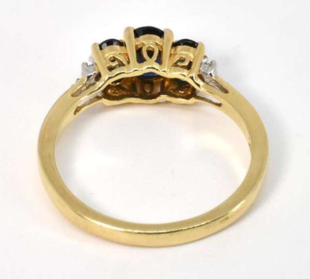 Tasteful 3 Sapphire Ring