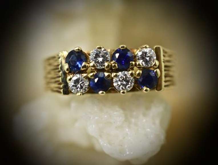 Beautiful 18K Sapphire and Diamond Ring