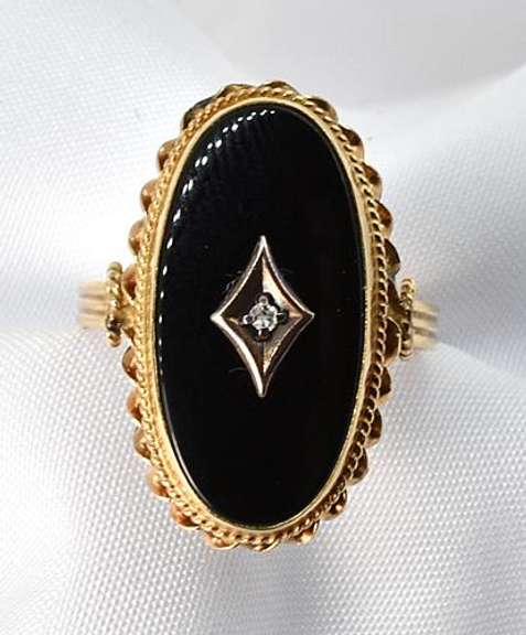 Antique Onyx and Diamond Ring in 14K Yellow Gold