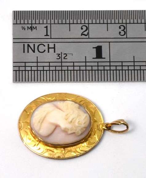 Antique Cameo Pendant in 10K Yellow Gold
