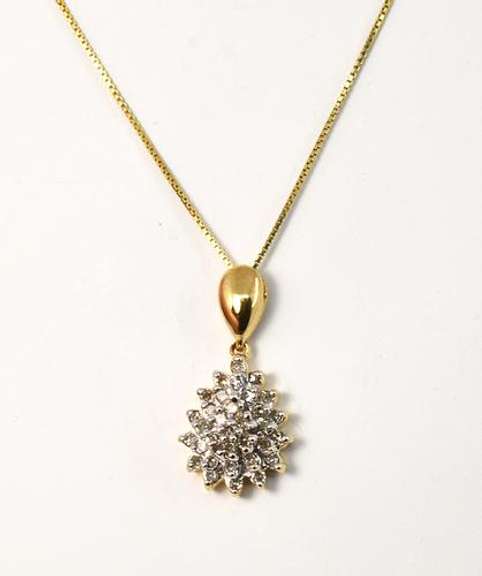 Attractive Diamond Pendant Necklace in 10K