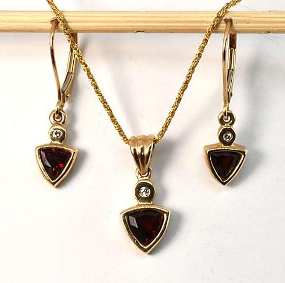 Feminine Garnet Necklace & Earring Set in 10K YG