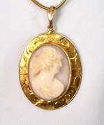 Antique Cameo Pendant in 10K Yellow Gold