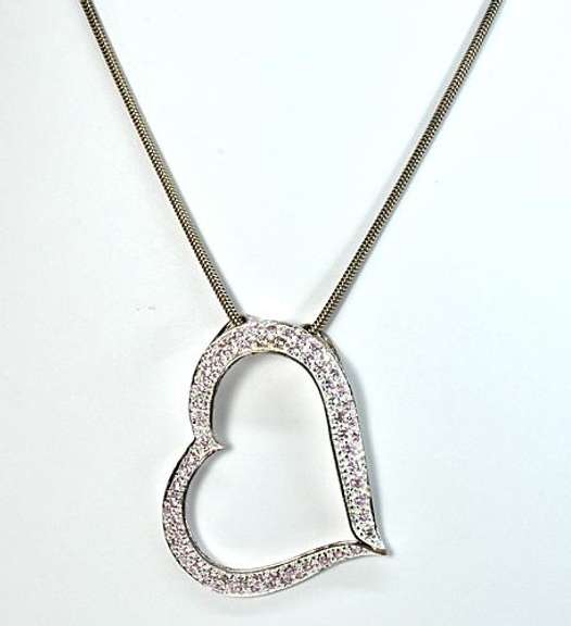 Hanging Heart Pendant in .925 Silver
