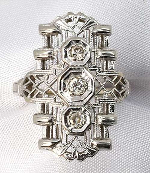 Vintage Filigree 18k WG Diamond Ring
