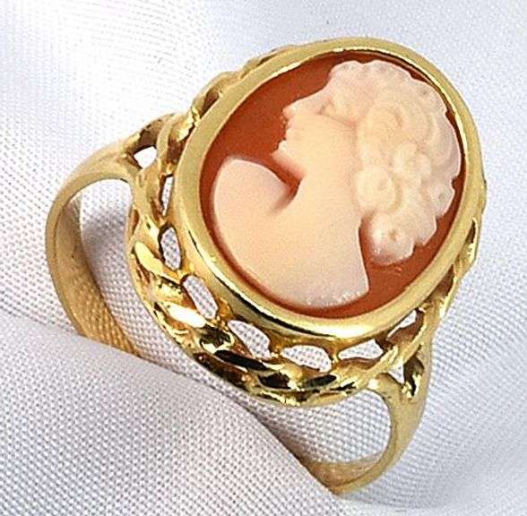 Feminine 14k Cameo Ring