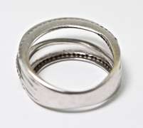 Intriguing 18K and Diamond 5-Part Ring