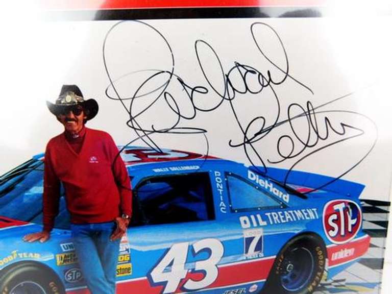 1994 Richard Petty Autographed Photo/Print