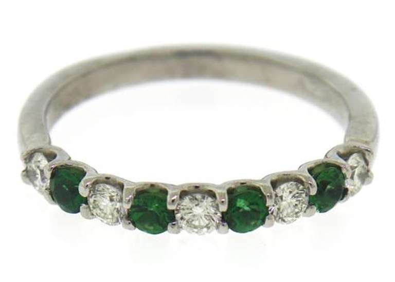Platinum Alternating Emerald & Diamond Shared Prong Ban