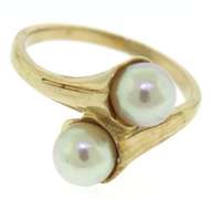 Sophisticated 14kt Yellow Gold Pearl Bypass Ring