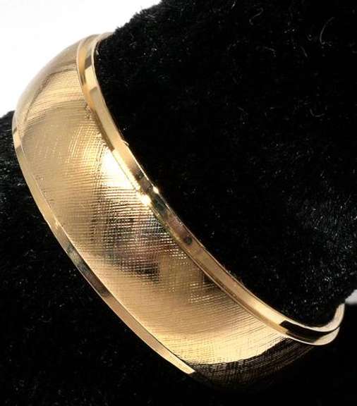 Cross-Hatch Wedding Band in 14KT Yellow Gold