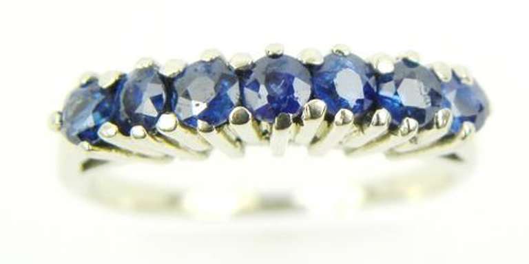 Beautiful Vintage 14K Ring of 7 Blue Sapphires, 7.75