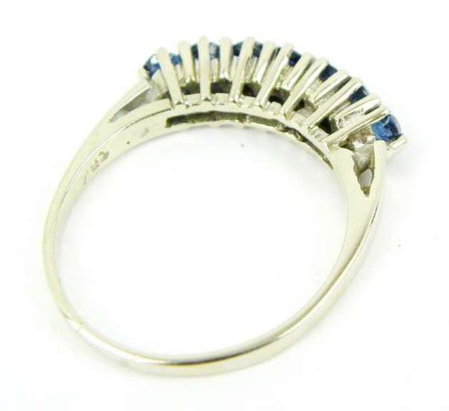 Beautiful Vintage 14K Ring of 7 Blue Sapphires, 7.75