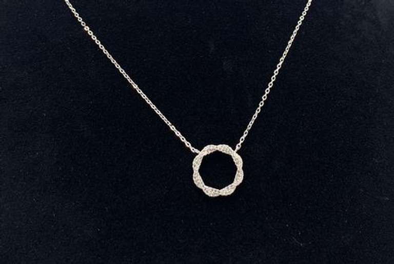 Beautiful Twisted White Gemstone Pendant Necklace