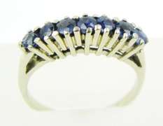 Beautiful Vintage 14K Ring of 7 Blue Sapphires, 7.75