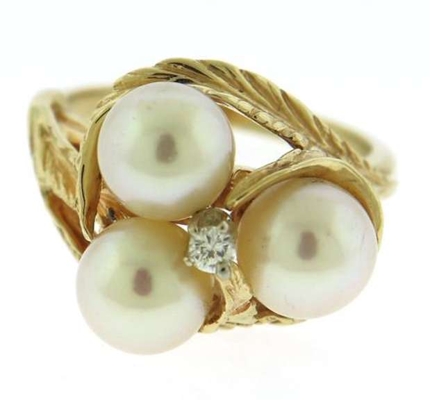 Fantastic 6.75mm Pearl & Diamond Accent Ring