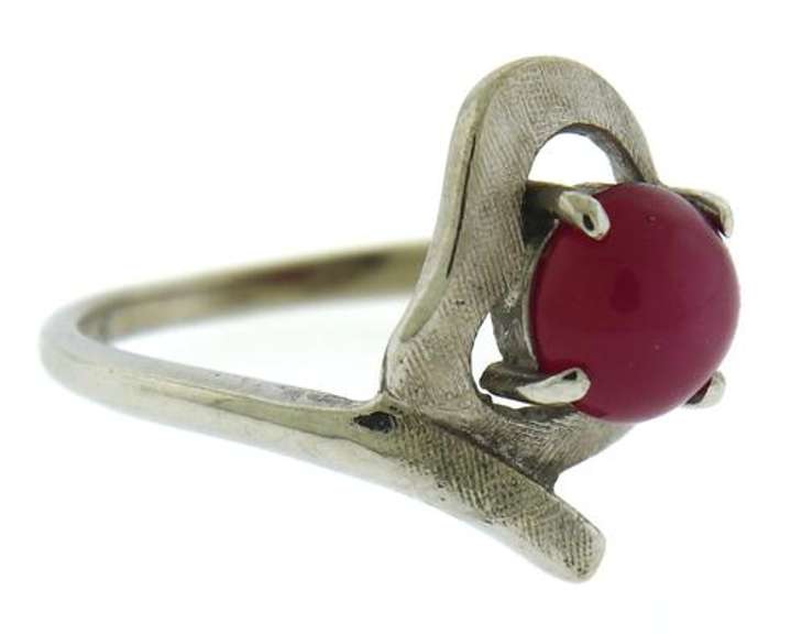 Handsome Red Star Sapphire & Flourentine Finish Ring