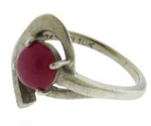 Handsome Red Star Sapphire & Flourentine Finish Ring