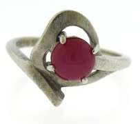 Handsome Red Star Sapphire & Flourentine Finish Ring