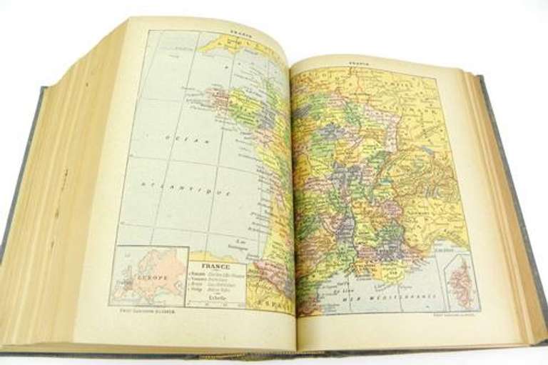 1926 French Petit LaRousse Illustrated Dictionary