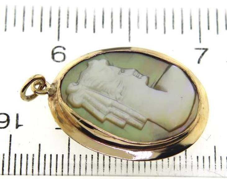 Yellow Gold Mop Cameo Pendant
