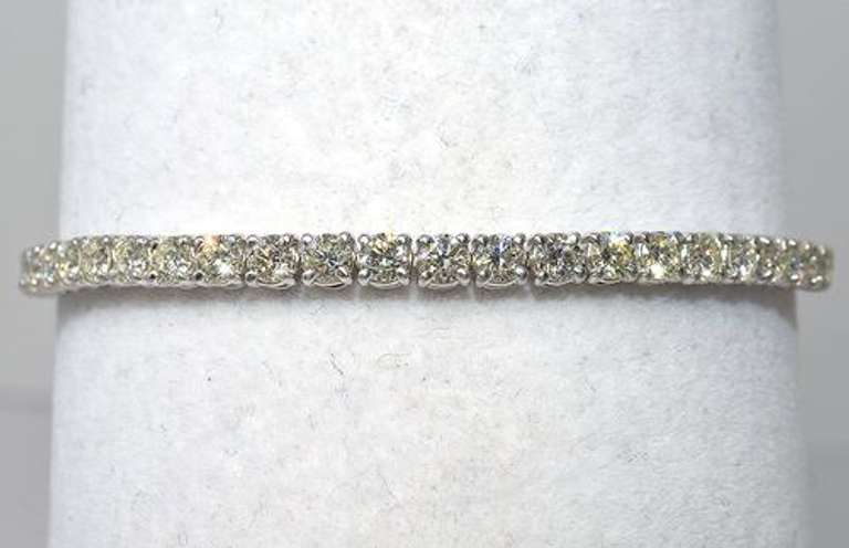 Amazing 5.19CTW Diamond Bracelet in 14KT White Gold