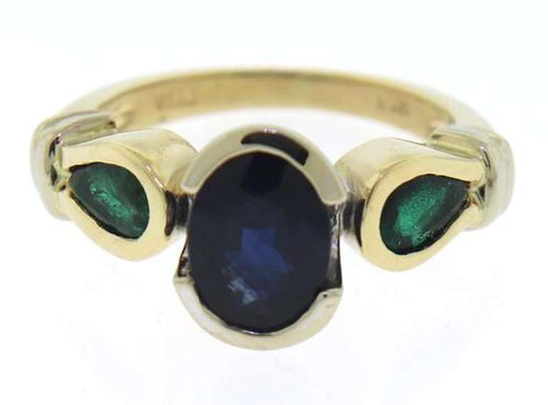 Charming Blue Sapphire and Emerald Bezel Cocktail Ring