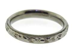 Vintage 18kt Floral Etched Band