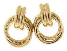 Charming Yellow Gold Interlocking Circle Earrings