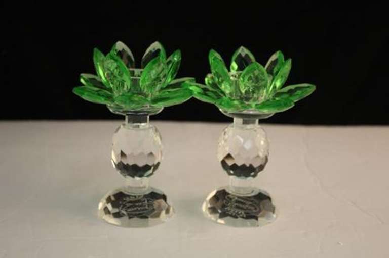 Lotus Pair on Pedestal Green Pair