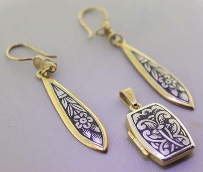 Vintage Sterling Silver Decorative Set Of Earrings And Pendant