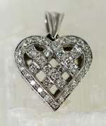 Stylish 18K White Gold Diamond Heart