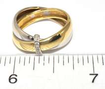 Cross Over Style Band Ring in 18KT