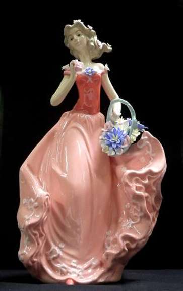 Maiden in Italian Garden 14inc Porcelain Figurine