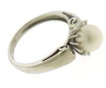 Pretty White Gold Fresh Water Pearl Ring