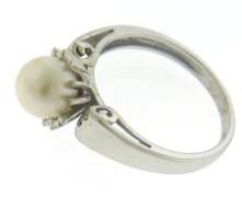 Pretty White Gold Fresh Water Pearl Ring