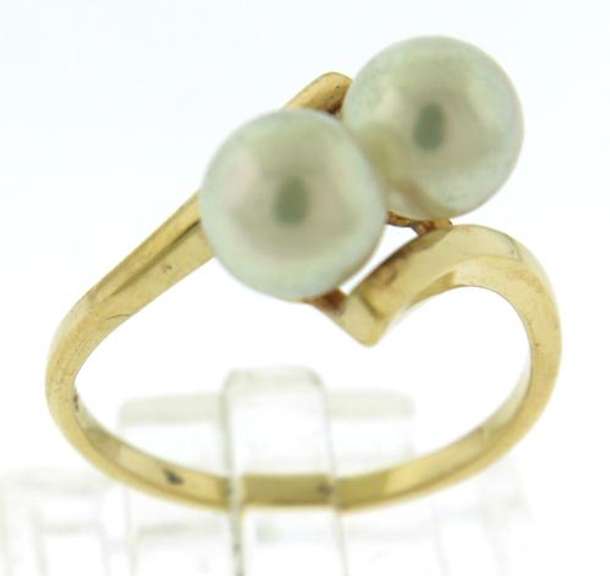 Beautiful 6.5mm Pearl Bypass Yellow Gold Ring