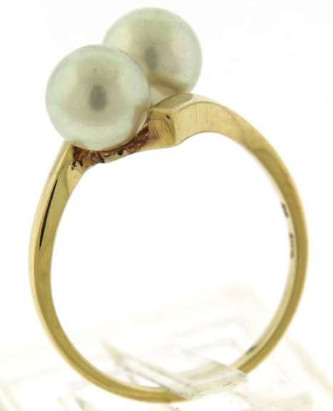 Beautiful 6.5mm Pearl Bypass Yellow Gold Ring