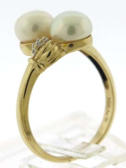 Elegant Fresh Water Pearl Bypass Ring