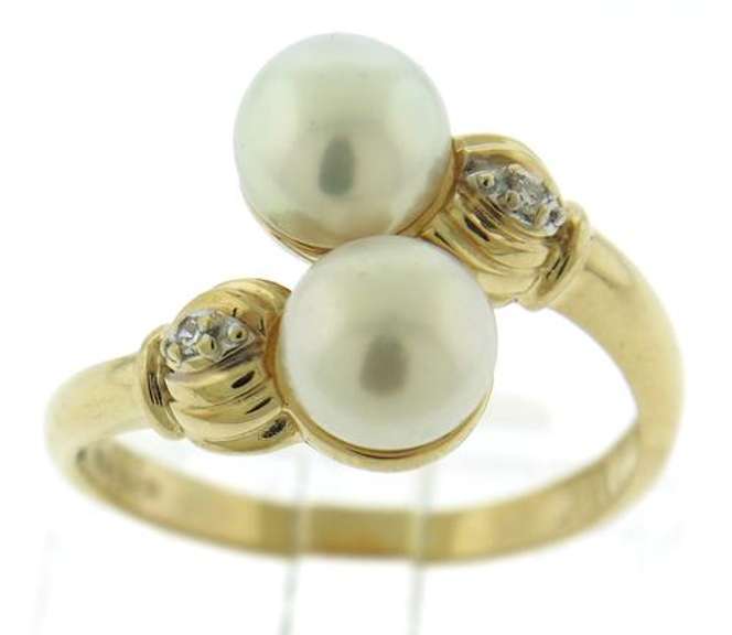 Elegant Fresh Water Pearl Bypass Ring