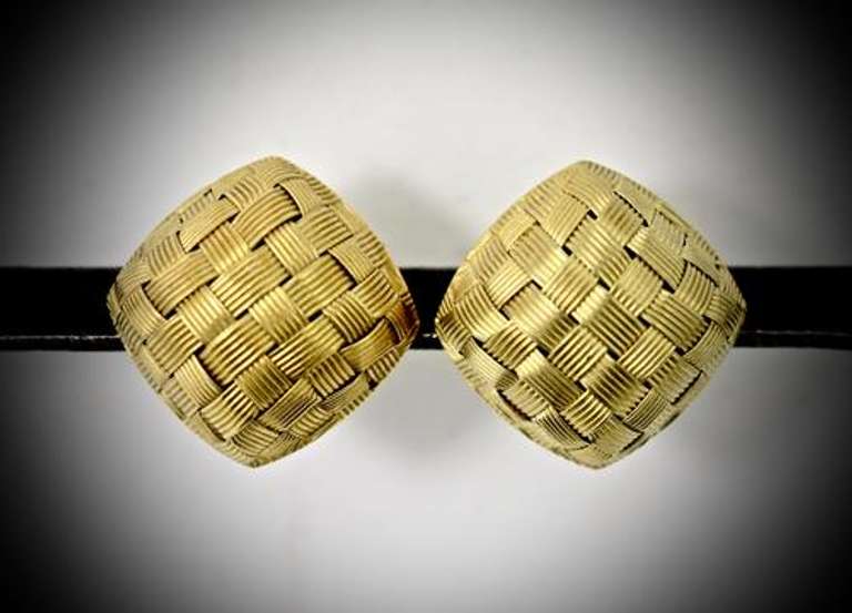 Beautifully Textured 18K Basket Weave Earrings