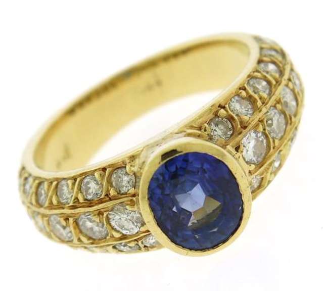 Oval Blue Sapphire and Diamond Yellow Gold Ring
