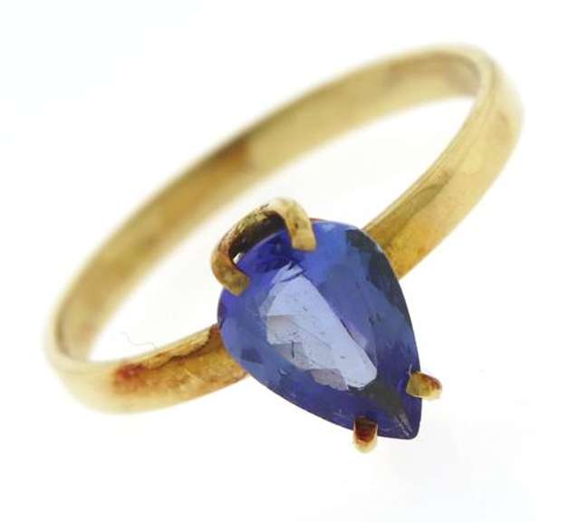 Fabulous 18kt Pear Shaped Tanzanite Ring
