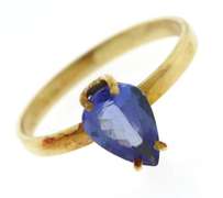 Alluring 18kt Pear Shaped Tanzanite Ring