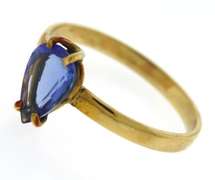 Alluring 18kt Pear Shaped Tanzanite Ring