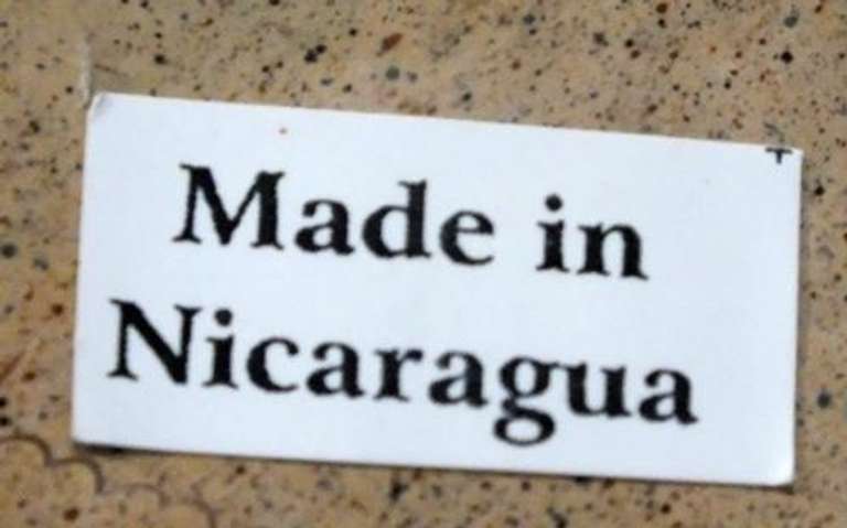 Authentic Nicaraguan Ceramic Vase by Enmanuel Maldonado With certificate